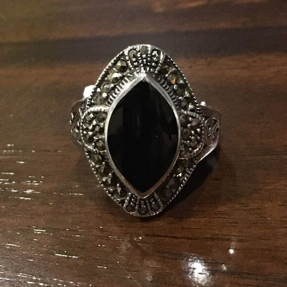 Vintage Marquise Cut Black Onyx Cabochon Sterling Silver & Marcasite Ring Sz 9.5 - Picture 10 of 13